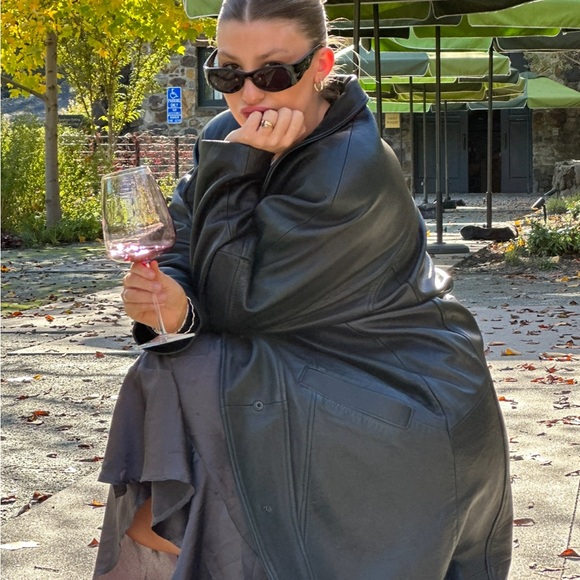 VINTAGE REAL BLACK LEATHER TRENCH - Picture 3 of 4